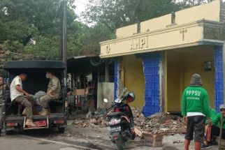 Bobby Nasution Tertibkan 49 Bangunan yang Berdiri di Atas Drainase di Medan - JPNN.com Sumut