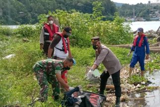 Mayat Wanita Berjaket Biru Mengambang di Danau Toba, Ini Ciri-cirinya, Mungkin Anda Kenal - JPNN.com Sumut