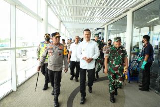 Irjen Panca, Mayjen TNI Daniel dan Musa Rajekshah Pantau Situasi Bandara Kualanamu - JPNN.com Sumut