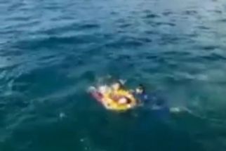 Viral Video Penumpang Kapal Ihan Batak di Danau Toba Lompat ke Luar - JPNN.com Sumut