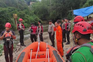 Basarnas Medan Lakukan Pencarian Remaja yang Hilang di Sungai Laudah - Karo - JPNN.com Sumut