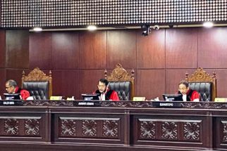 MK Kabulkan Syarat Capres dan Cawapres: Berusia Minimal 40 Tahun atau Pernah Menjadi Kepala Daerah - JPNN.com Sumut