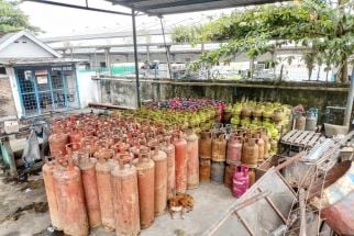 Terdakwa Pengoplos Ratusan Tabung Gas Subsidi di Medan Divonis 8 Bulan - JPNN.com Sumut