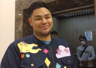 3 Berita Artis Terheboh: Lisa Sebut Revelino Dipenjara, Ivan Gunawan Girang