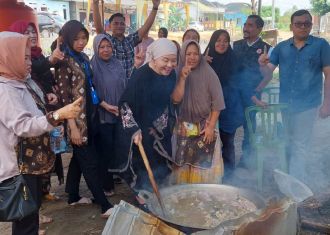 'Manggung' Bareng Warga, Lucianty Menunjukkan Gaya Kepemimpinan Empatik dan Merangkul