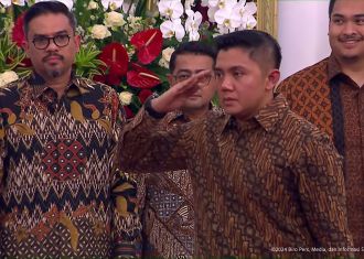 Seskab Teddy Indra Wijaya Pejabat Anyar Terbaik di Mata Publik