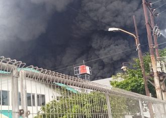 Pabrik di Kawasan Industri Terboyo Terbakar, Damkar Semarang Kerahkan Seluruh Personel