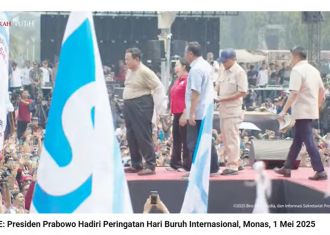 Lihatlah Aksi Presiden Prabowo Melepas Kemeja di Depan Buruh