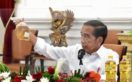 Indonesia Resmi Larang Ekspor Minyak Goreng, Presiden Jokowi: Agar Harga Terjangkau - JPNN.com Sumut