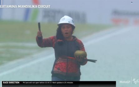 Aksi Mbak Rara di Arena MotoGP 2022 Disorot ‘Orang Sakti’, Sentil Kode Etik Pawang Hujan, Simak - JPNN.com Bali