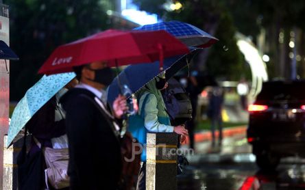 Cuaca Besok Rabu di Jawa Tengah: Didominasi Berawan-Hujan Ringan - JPNN.com Jateng