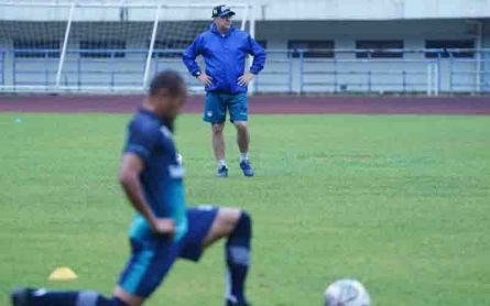 Coach Robert Bongkar Kekuatan Bali United, Ini Analisisnya - JPNN.com Bali