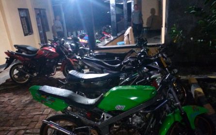 Polsek Utan Jaring 17 Motor Knalpot Brong Jelang Malam Tahun Baru, Lihat Tuh Buktinya - JPNN.com Bali