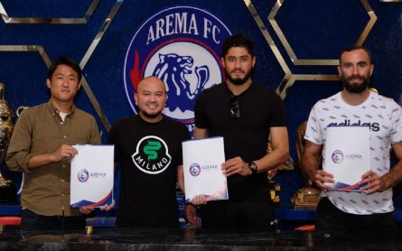 Arema FC Ikat 3 Pemain Asing Kontrak 2 Musim, Sindir Carlos Fortes? - JPNN.com Bali