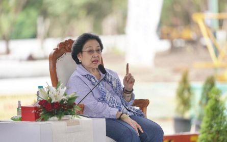 Heboh Arahan Megawati, Koster Minta Bupati & Wali Kota Berkumpul Bahas Turis Nakal - JPNN.com Bali