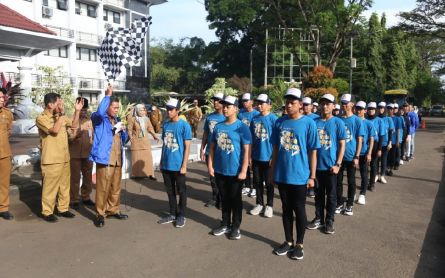 Atlet Drumband Kota Serang Berangkat ke Fornas Palembang dengan Anggaran Seadanya - JPNN.com Banten