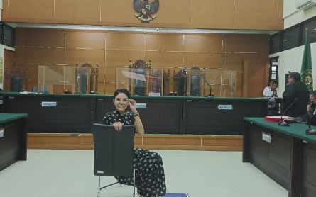 Begitu Anggun Gaya Nikita Mirzani Saat Sidang Hari Ini - JPNN.com Banten