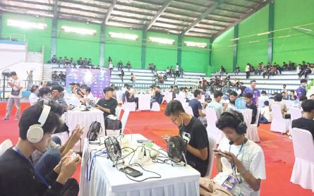 650 Milenial Serang Ikut Turnamen E-sport Perebutkan Hadiah Puluhan Juta Rupiah - JPNN.com Banten