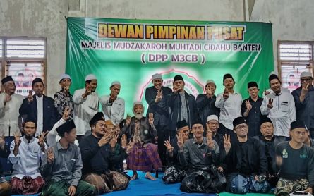 Ulama Karismatik Banten Abuya Muhtadi Instruksikan Mendukung Ganjar-Mahfud - JPNN.com Banten