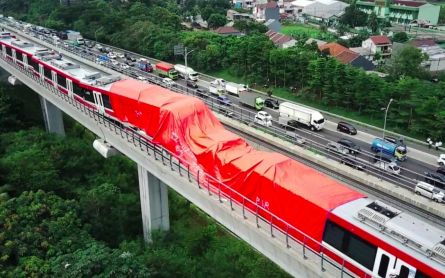 Two LRT Trains in Jakarta Collide - JPNN.com English