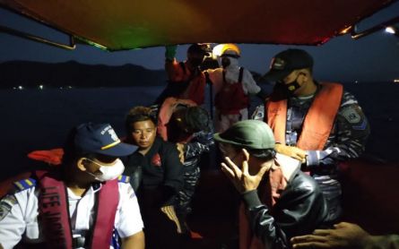 Rescue Team Finds Oil Spill, KM Liberty Items in Bali - JPNN.com English
