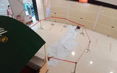 Man Dies After Jumping from Mall's Third Floor in Medan - JPNN.com English