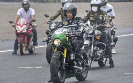 Jokowi Tests Out Mandalika Circuit Before Upcoming Races - JPNN.com English