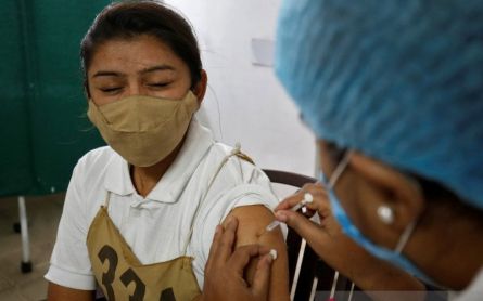 India Doesn't Prioritize Vaccine Boosters Yet - JPNN.com English