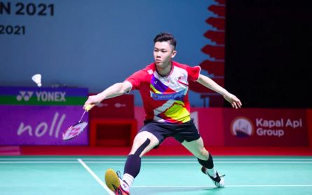Lee Zii Jia Knocked Out of Indonesia Open, Back Injury Improves - JPNN.com English