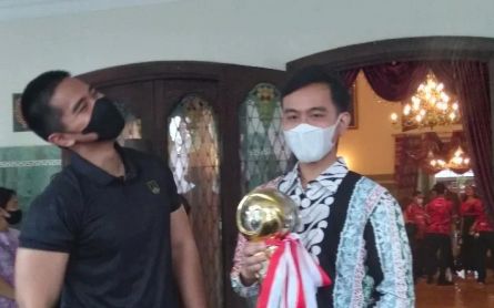 Jokowi's Sons, Gibran and Kaesang, Accused of Corruption - JPNN.com English