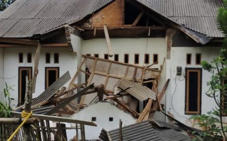 Over 1,000 Buildings Damaged by Banten Earthquake - JPNN.com English
