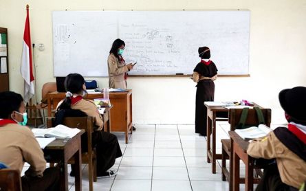 Jakarta to Implement Blended Learning Following Covid-19 Concerns - JPNN.com English