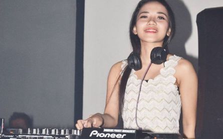 DJ Indah Cleo to Be Buried Next to Father's Grave as She Wanted - JPNN.com English