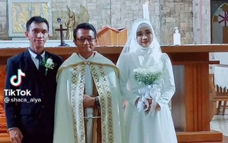 Woman in Hijab Married in Church, MUI Speaks Out - JPNN.com English