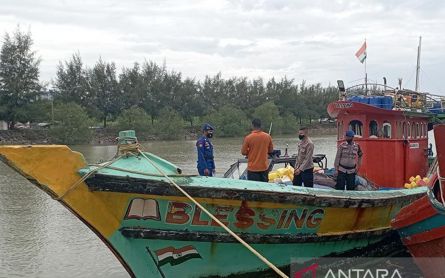 Eight Indians Arrested in Aceh Waters for Illegal Entry - JPNN.com English