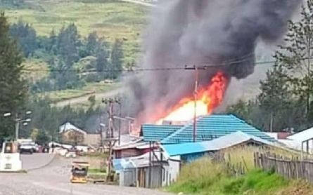 Armed Group Allegedly Burns Houses After Losing Member Ali Kogoya - JPNN.com English
