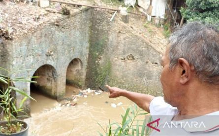 Lihat, Kondisi Cagar Budaya Jembatan Kereta Terowongan Tiga Terbengkalai - JPNN.com Jakarta