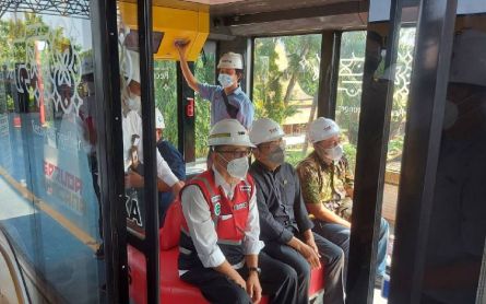 Transportasi Ini Bakal Gantikan Kereta Layang di TMII, Mensesneg Sudah Menjajal - JPNN.com Jakarta