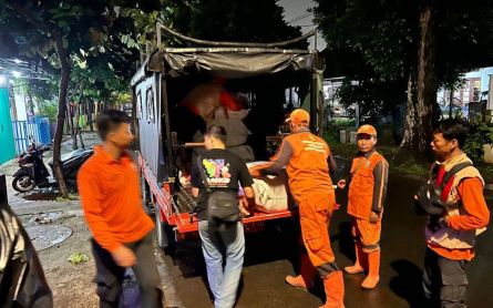 Kebakaran di Manggarai: 230 Pengungsi Terima Distribusi Logistik - JPNN.com Jakarta