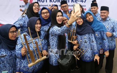 PNS Bisa Naik Pangkat Setiap 2 Tahun, Begini Caranya - JPNN.com Jatim