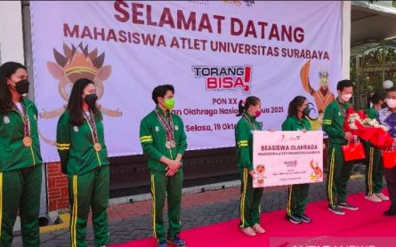 Ubaya Students Awarded Scholarships After Winning Medals at PON Papua - JPNN.com English