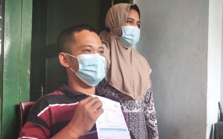 Pengakuan Istri Warga Malang yang Buta Setelah Disuntik Vaksin AstraZeneca - JPNN.com Jatim