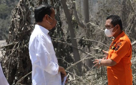 Jokowi Tinjau Langsung Dampak Bencana Erupsi Gunung Semeru - JPNN.com Jatim