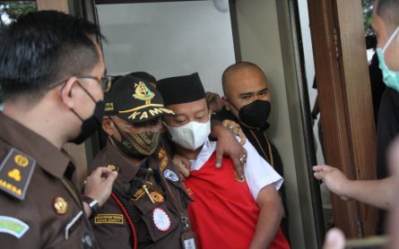 Herry Wirawan Dituntut Hukuman Mati, MUI: Dia Menodai Agama Secara Biadab - JPNN.com Jabar