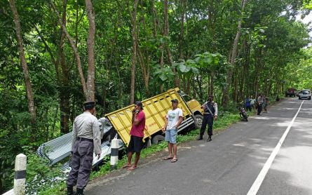 Manut Google Maps Saat Menanjak, Truk di Kulon Progo Ini Meluncur ke Jurang - JPNN.com Jogja