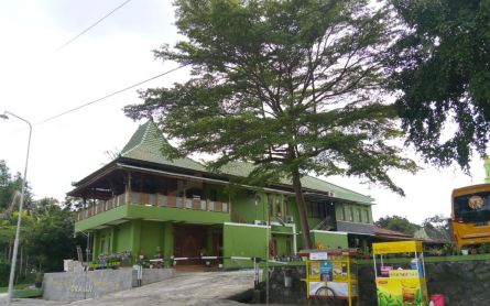 Lihat, Seperti Ini Situasi Ponpes Ora Aji Milik Gus Miftah, Tempat Pentas Wayang Mirip Ustaz Basalamah - JPNN.com Jogja