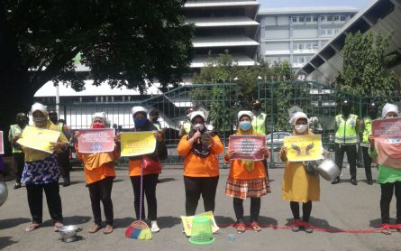PRT di Jawa Tengah Tuntut Kesejahteraan, Kerja 16 Jam Gaji di Bawah UMP - JPNN.com Jateng