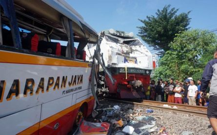 Kecelakaan Kereta Api Tulungagung, PO Bus Harapan Jaya Disuruh Bayar Rp 443 Juta - JPNN.com Jatim