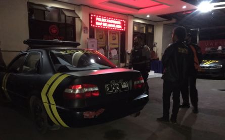 Akibat Menggunakan Rotator dan Sirene Saat Berkendara, Mobil Ormas FBR Ditilang Polisi - JPNN.com Jabar