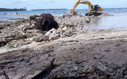 Logpond di Pantai Palimo Mentawai Ilegal - JPNN.com Sumbar